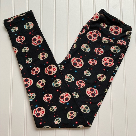 NWT LuLaRoe OS leggings Halloween sugar skulls black Whimsygoth Witchy UNICORN - Picture 1 of 3